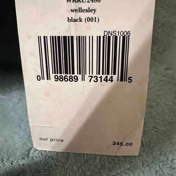 Brand new Kate spade purse and used wallet. Both in excellent condition - Picture 2 of 5